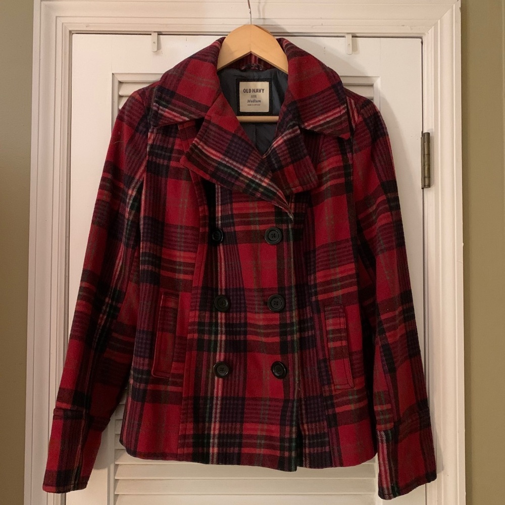 ⛄️SALE☃️      Mad for Plaid? Old Navy winter pea coat.